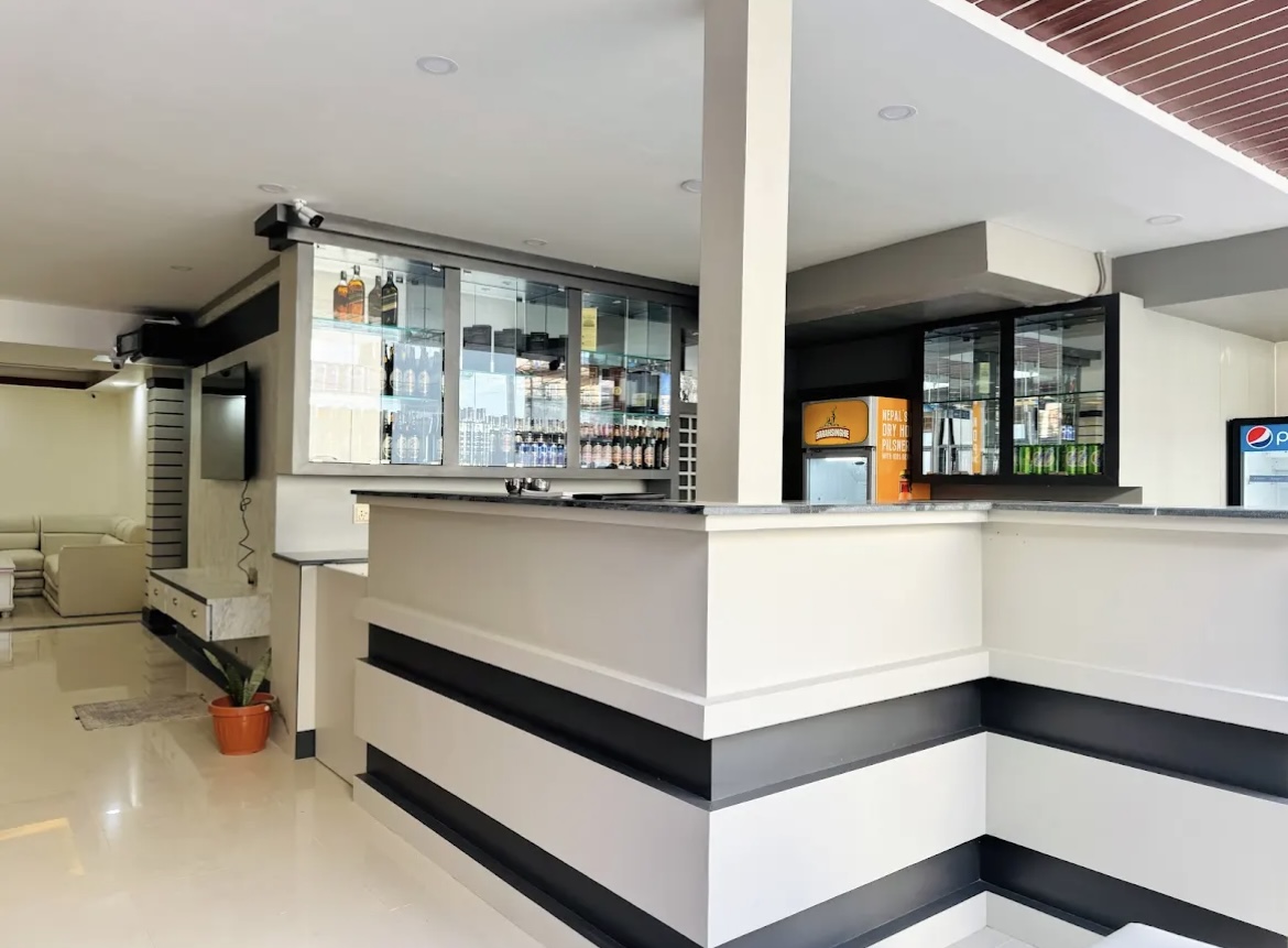 Hotel White Dreams reception and bar area